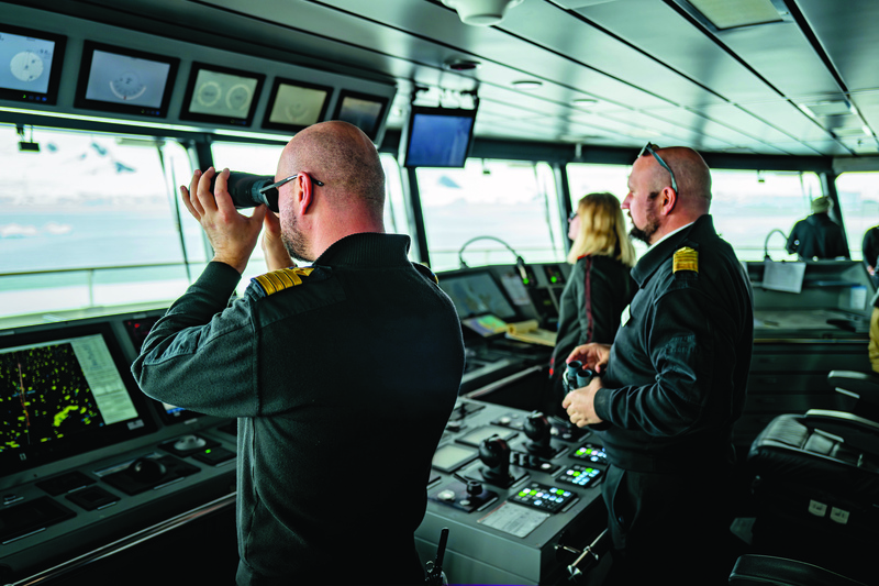 Graham Island, Antarctisch Schiereiland vanaf de brug van Scenic Eclipse © Benn Berkeley Graham Island, Antarctisch Schiereiland vanaf de brug van Scenic Eclipse © Benn Berkeley