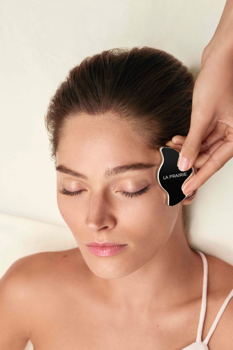 La Prairie Skin Massage Art of Gesture © Carlton Cannes x La Prairie La Prairie Skin Massage Art of Gesture © Carlton Cannes x La Prairie