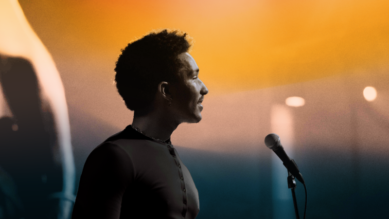 Muziek, film en cultuur komen naar iconische locaties aan zee tijdens Aftersea, waaronder TOS tijdens de Dune Sessions bij Strandhuis Hito. (beeld: Lilien Truijllo Viton / Studio Duel) Muziek, film en cultuur komen naar iconische locaties aan zee tijdens Aftersea, waaronder TOS tijdens de Dune Sessions bij Strandhuis Hito. (beeld: Lilien Truijllo Viton / Studio Duel)