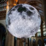 Museum of the Moon in de Grote Kerk Breda heropent