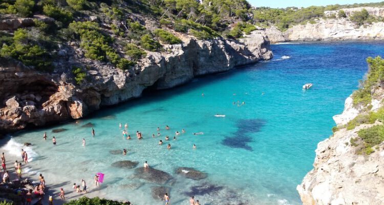 Wat zijn de goedkoopste bestemmingen in Spanje deze zomer?