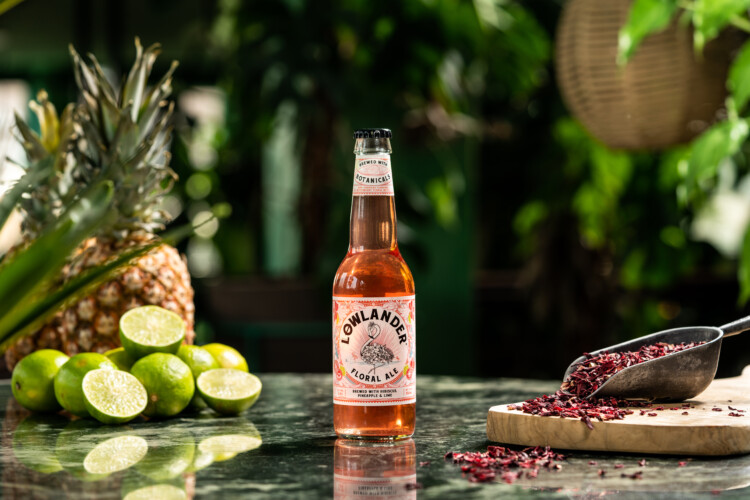 Floral Ale: verfrissend roze biertje helpt flamingo’s op Bonaire