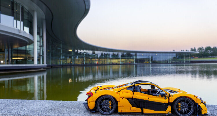 De LEGO® Technic™ McLaren P1™